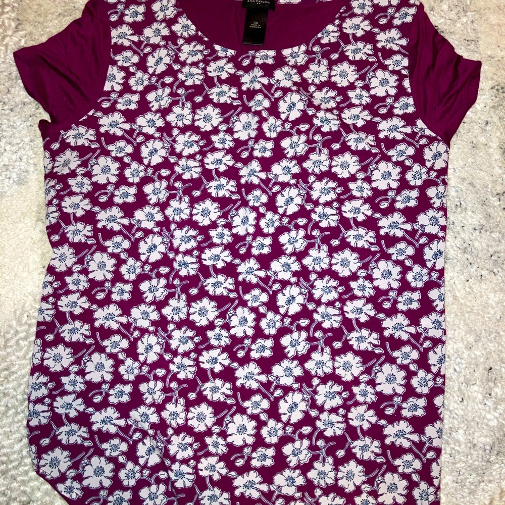 ANN TAYLOR TOP SIZE XS LIKE NEW